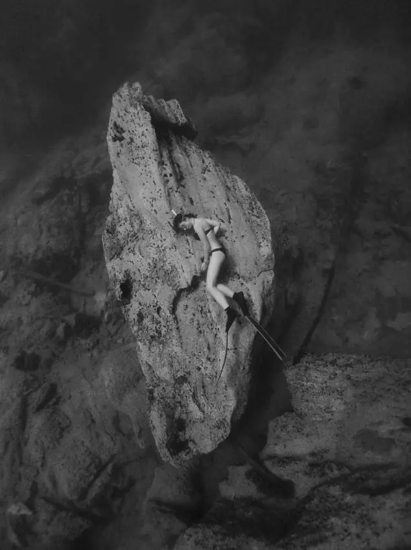 潛水拍照新姿勢(shì)，放下你的剪刀手，我們來這樣拍