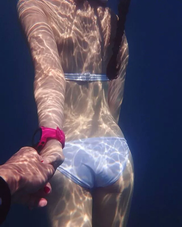 潛水拍照新姿勢(shì)，放下你的剪刀手，我們來這樣拍